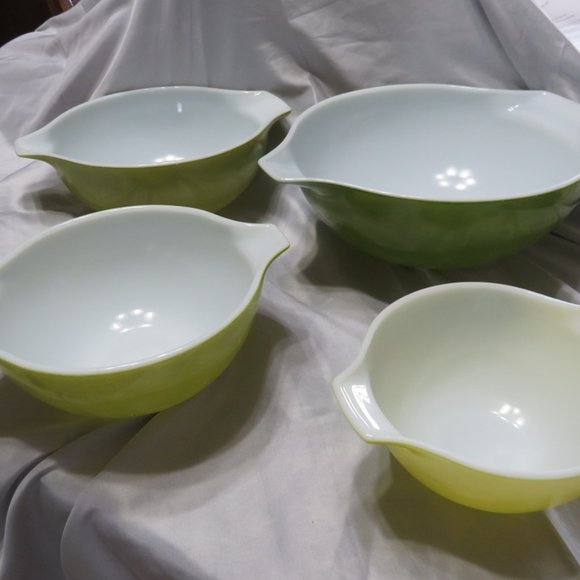 Pyrex Kitchen Vintage Pyrex Verde Progressive Green Mixing Bowl Set